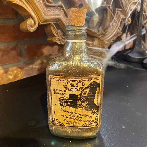 Halloween Bottle – Vintage Love Potion