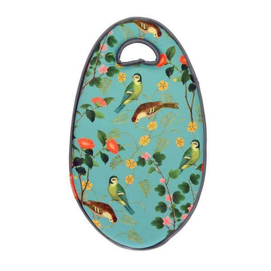 Kneeler - Fauna & Fauna